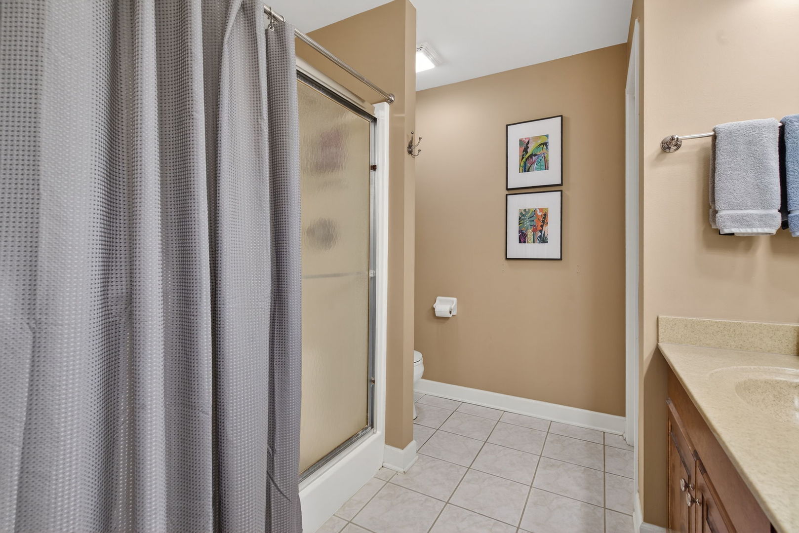 811 King Henry Lane, St. Charles, IL 60174