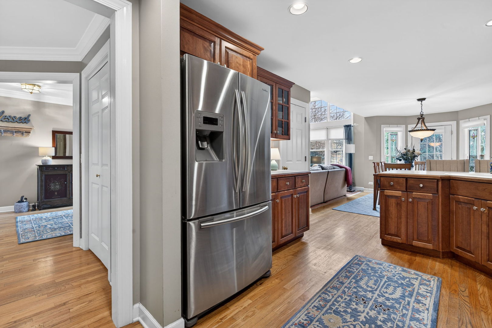 811 King Henry Lane, St. Charles, IL 60174