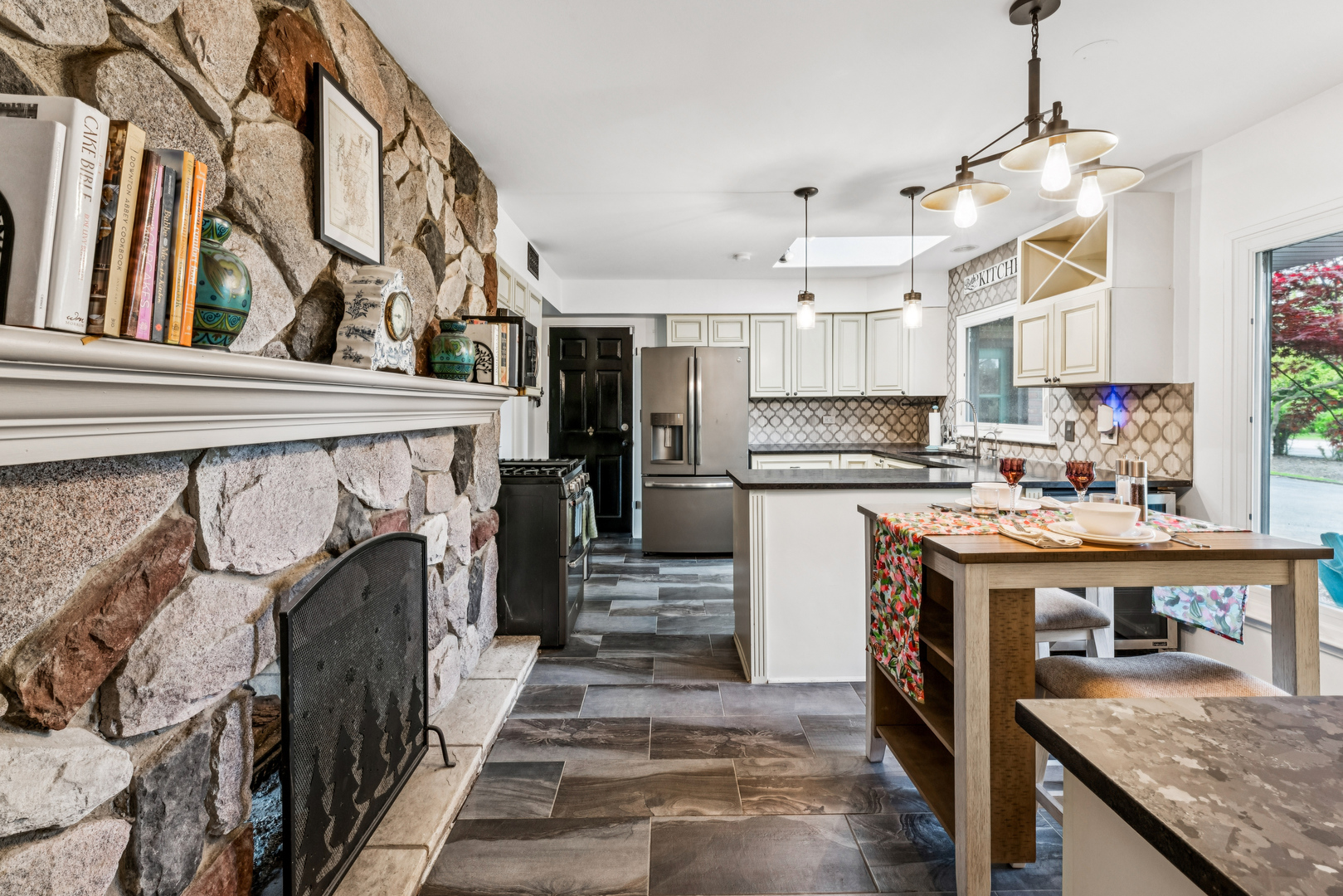 3300 Overland Pass, Northbrook, IL 60062