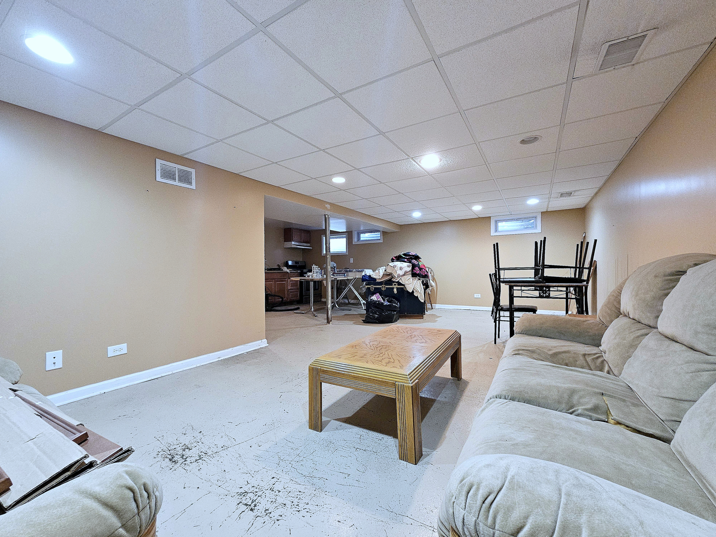 357 N PIONEER Drive, Addison, IL 60101