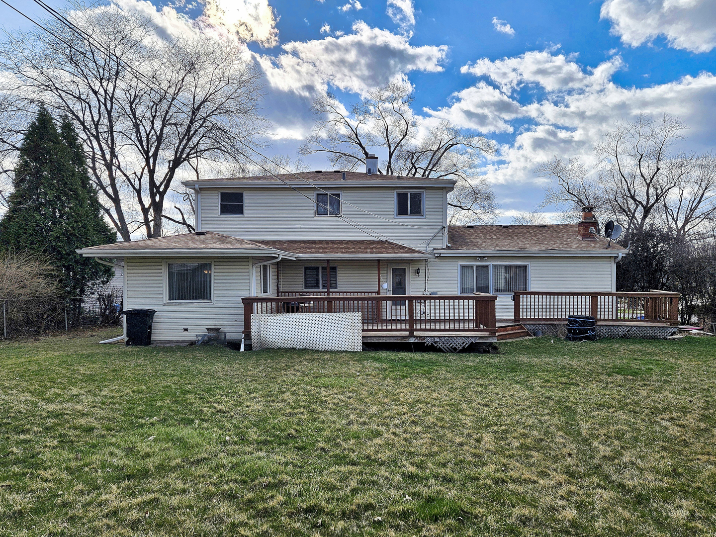 357 N PIONEER Drive, Addison, IL 60101