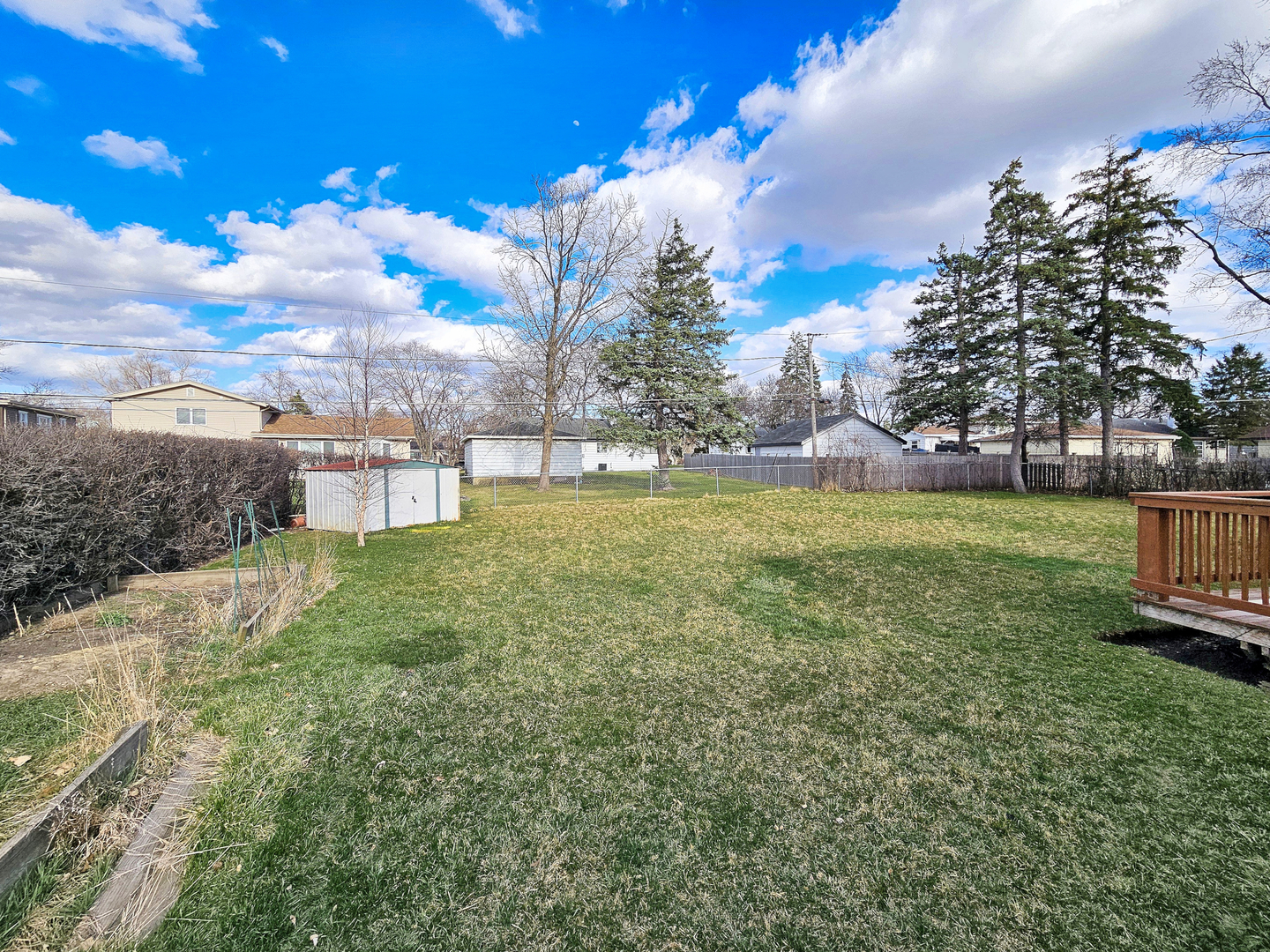 357 N PIONEER Drive, Addison, IL 60101