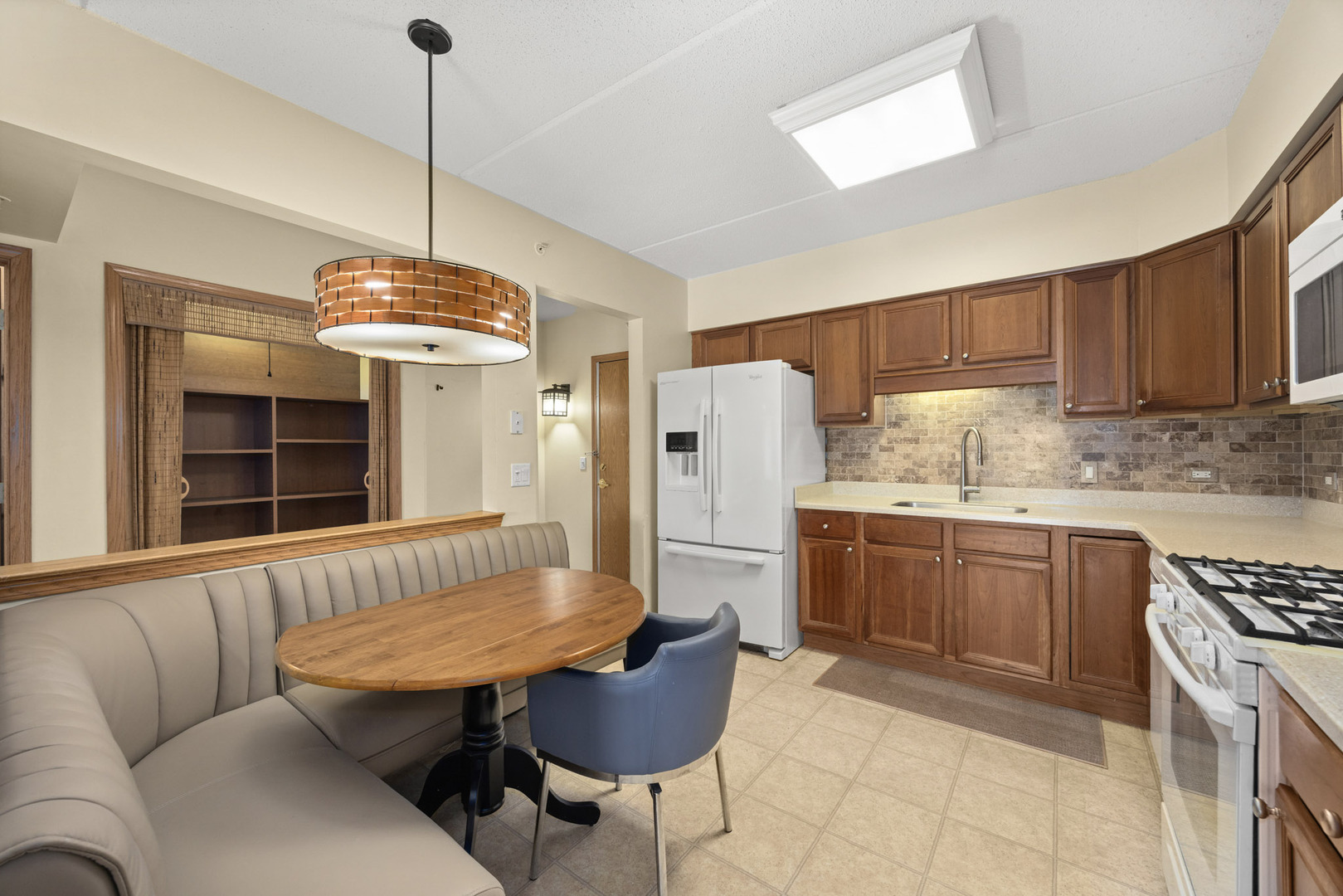 1349 E WASHINGTON Street #310A, Des Plaines, IL 60016