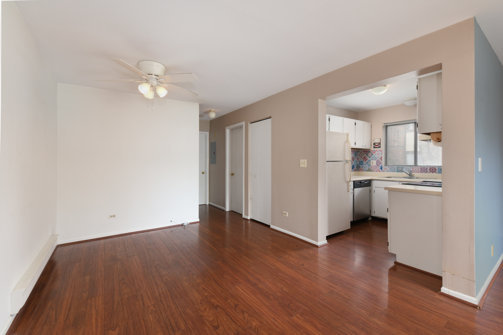 425 Berkshire Drive #16, Crystal Lake, IL 60014