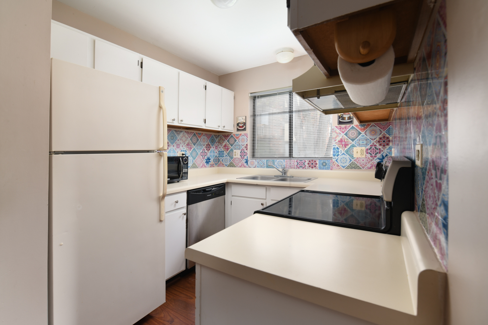 425 Berkshire Drive #16, Crystal Lake, IL 60014