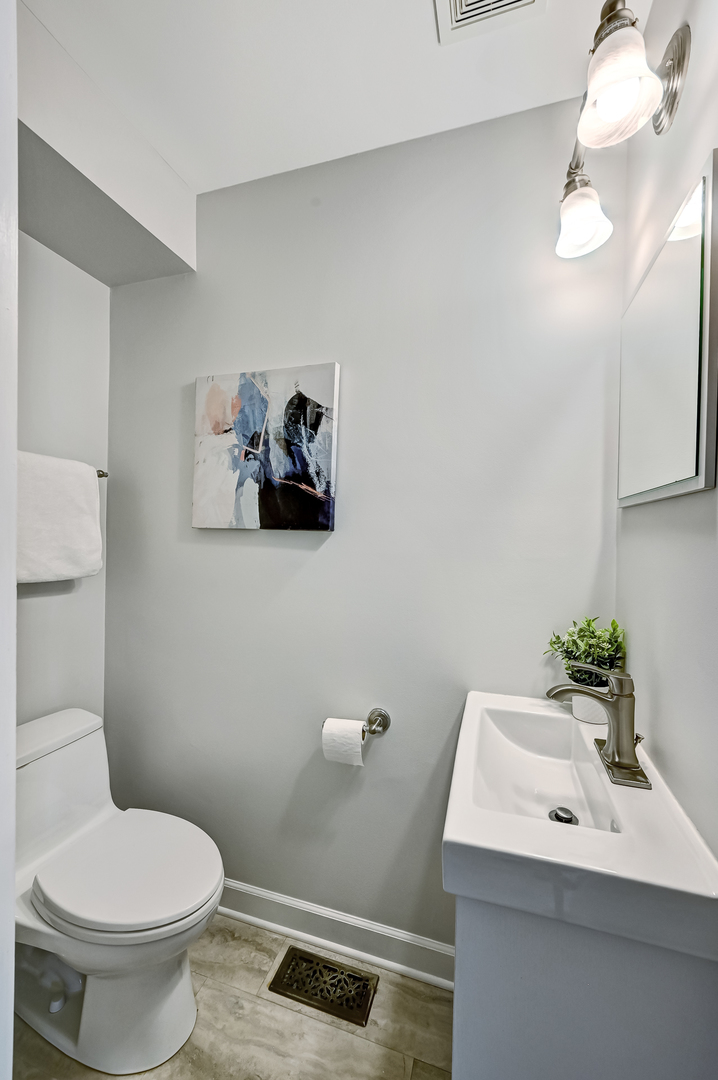 7 Nacona Lane, Indian Head Park, IL 60525