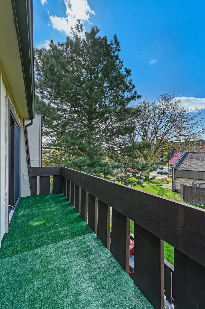 7 Nacona Lane, Indian Head Park, IL 60525