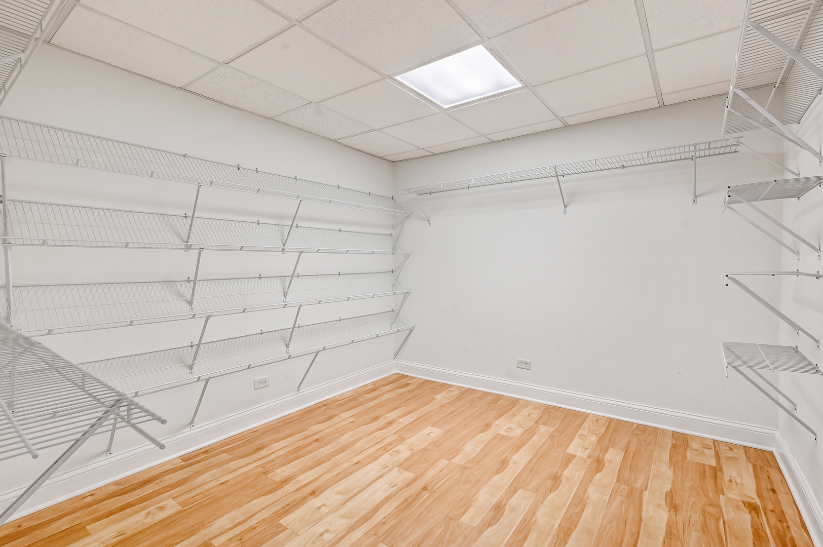 7 Nacona Lane, Indian Head Park, IL 60525