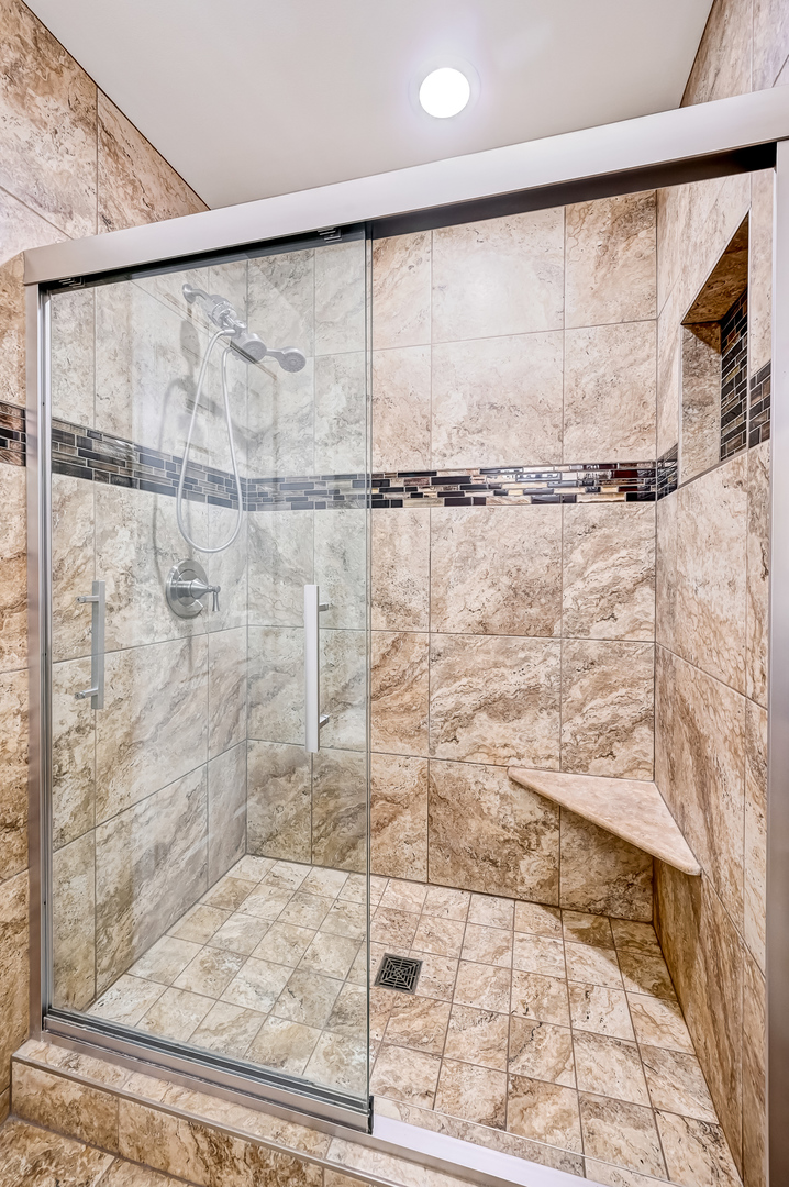 7 Nacona Lane, Indian Head Park, IL 60525