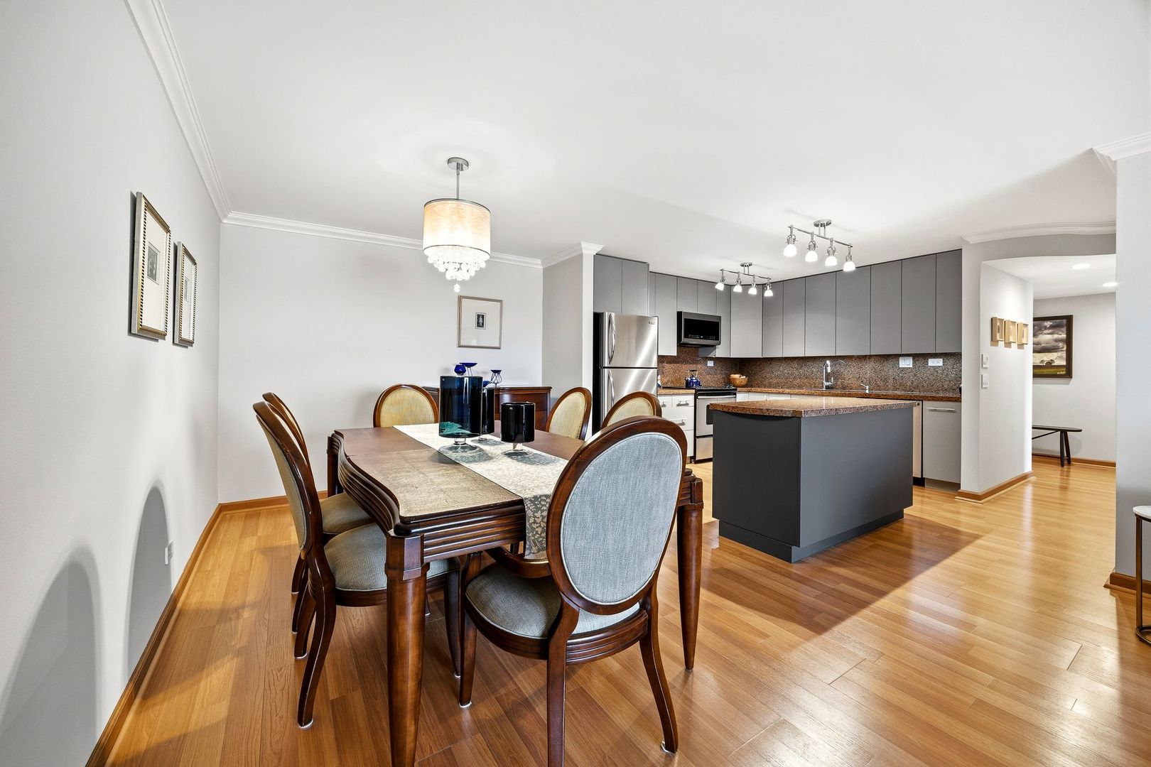 375 Plum Creek Drive #407, Wheeling, IL 60090