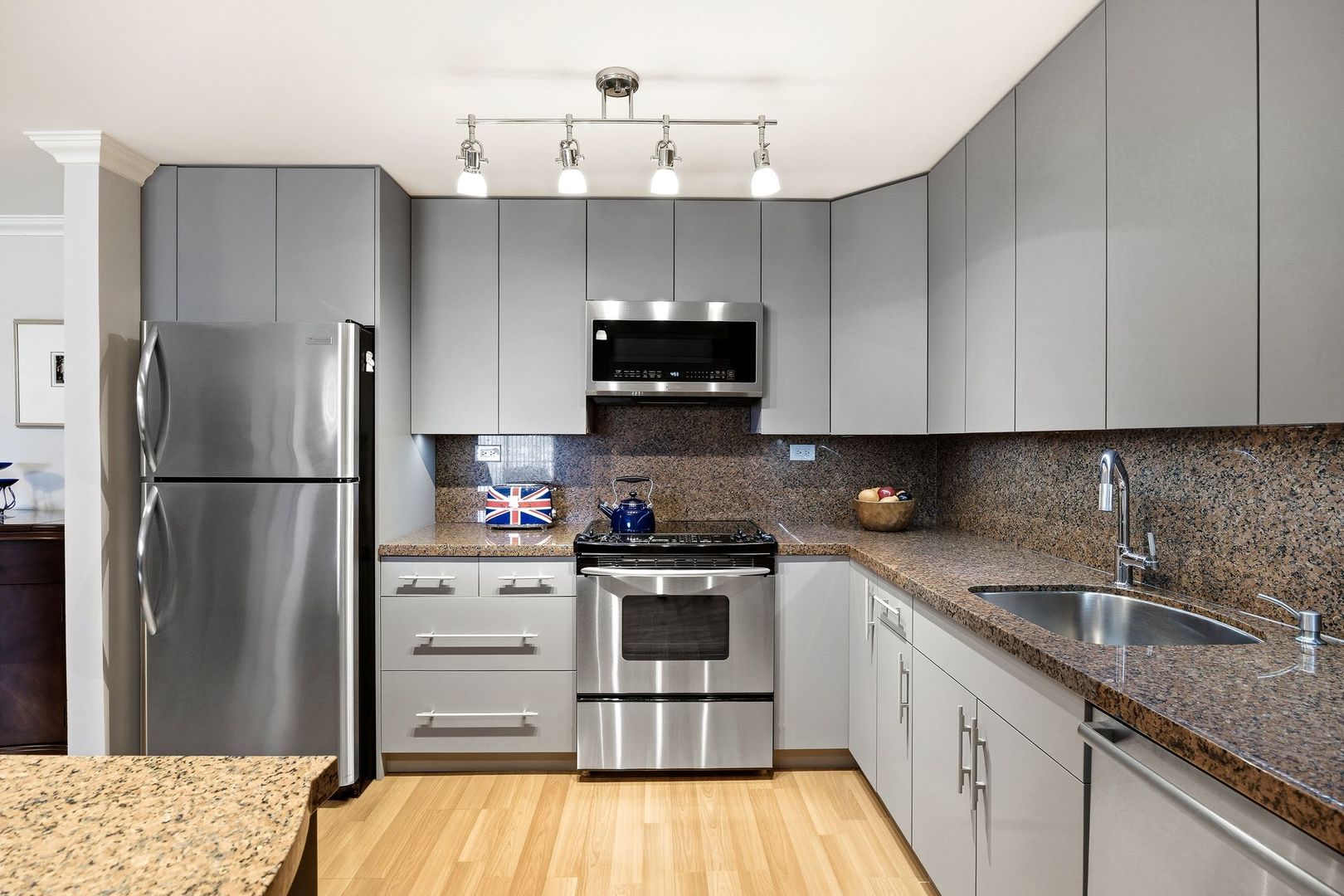 375 Plum Creek Drive #407, Wheeling, IL 60090