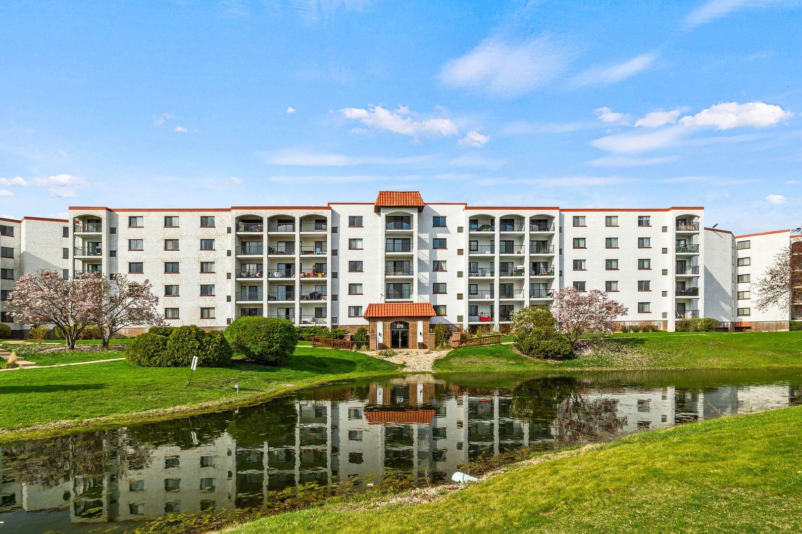 375 Plum Creek Drive #407, Wheeling, IL 60090