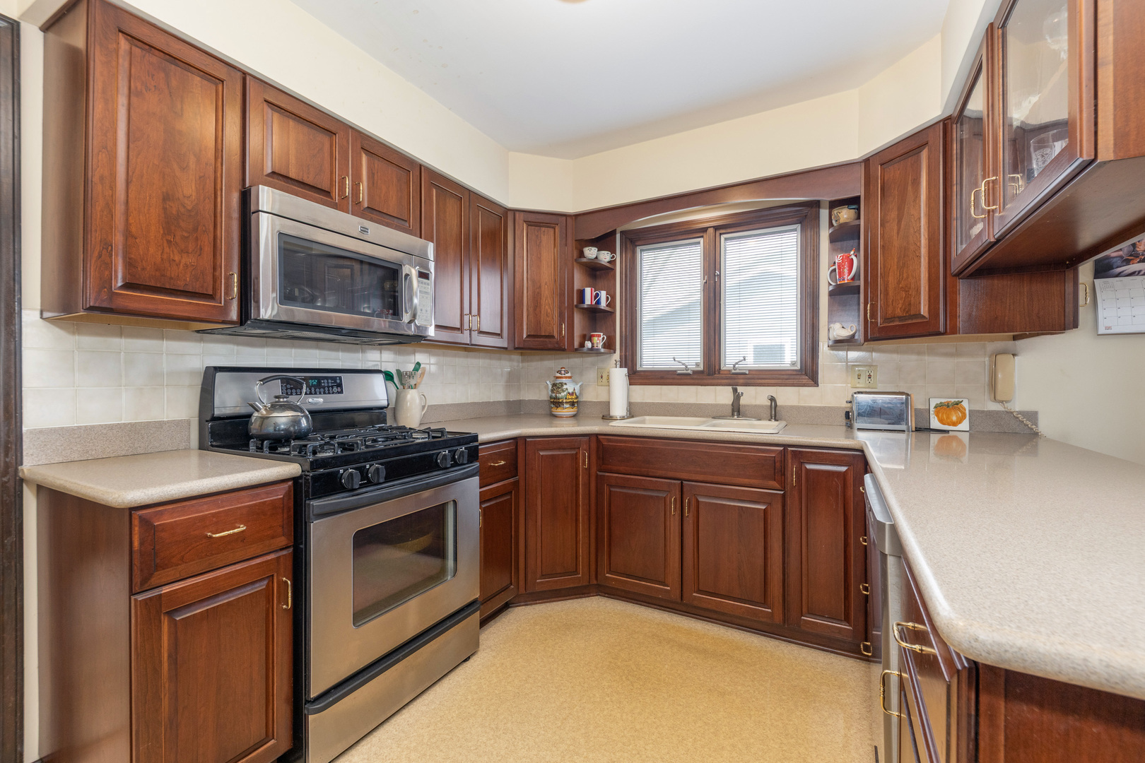 2021 Alschuler Drive, Aurora, IL 60506