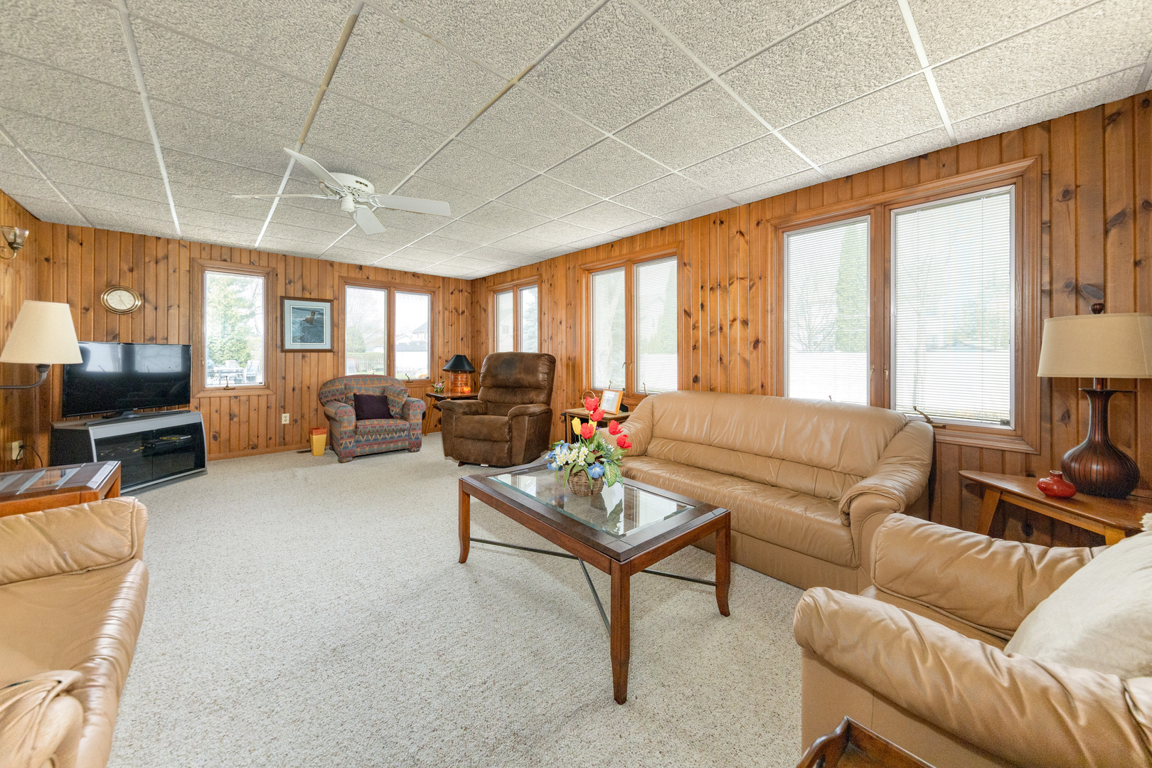 2021 Alschuler Drive, Aurora, IL 60506