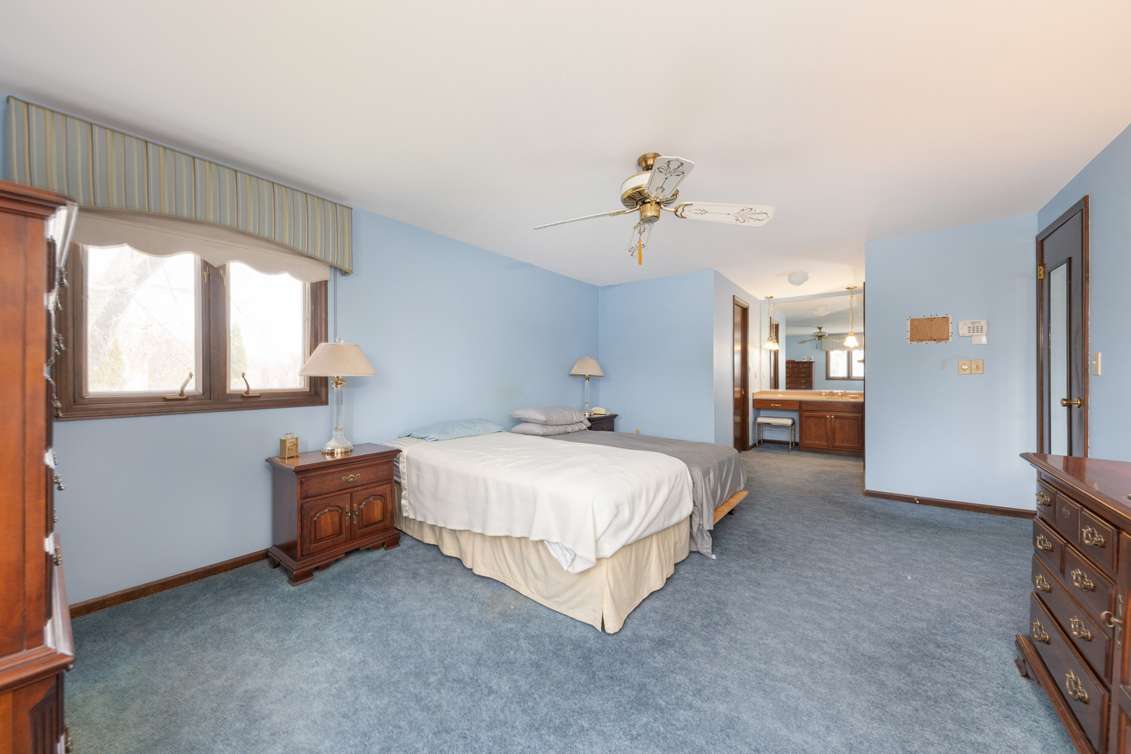 2021 Alschuler Drive, Aurora, IL 60506