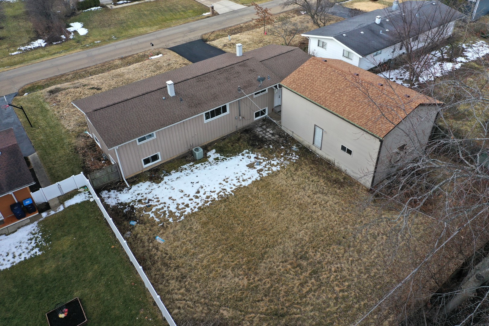 907 W North Avenue, Lake Bluff, IL 60044