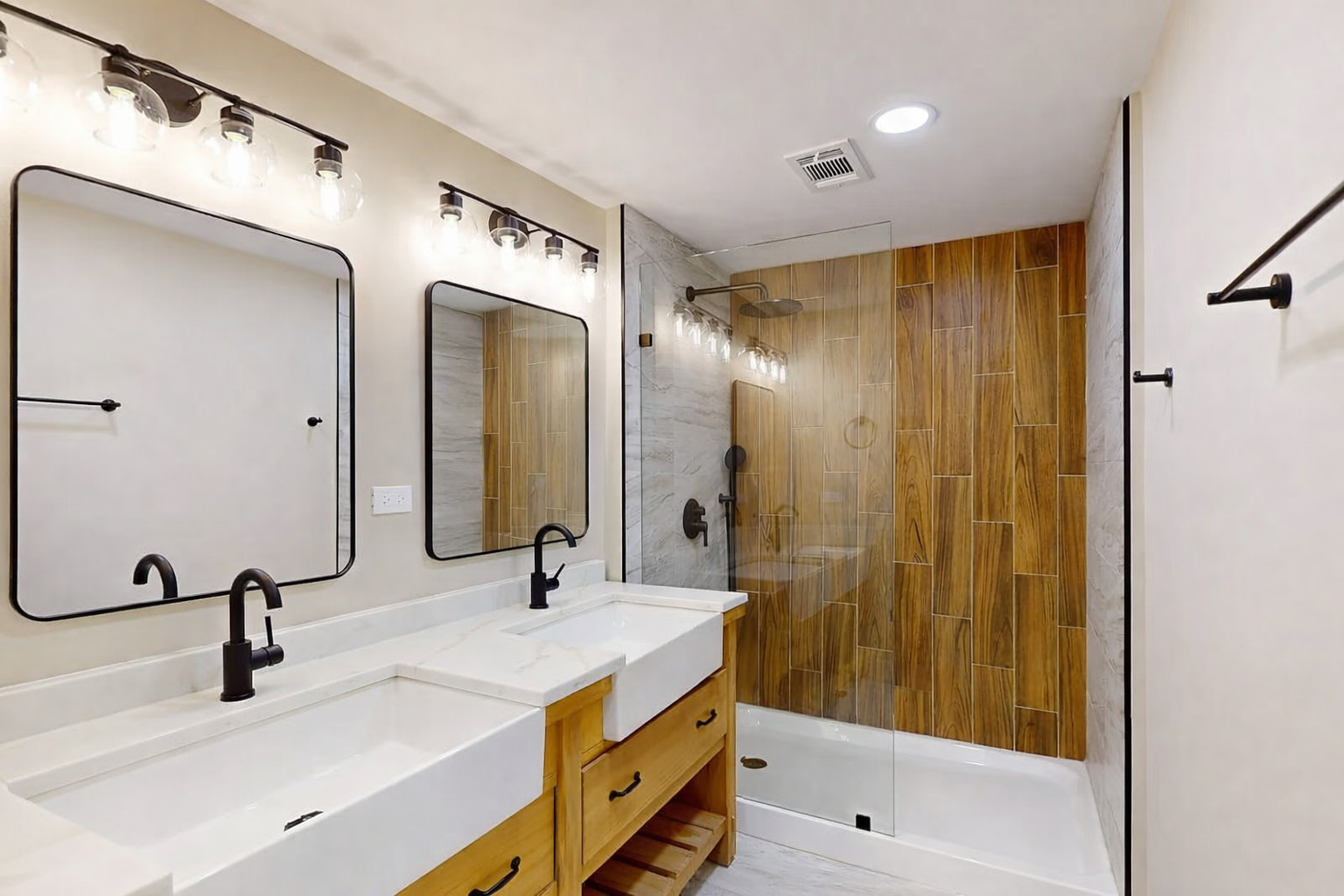 907 W North Avenue, Lake Bluff, IL 60044