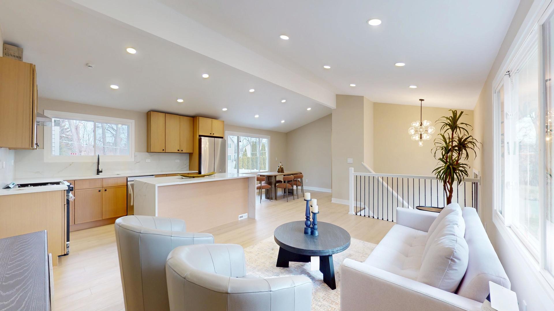 907 W North Avenue, Lake Bluff, IL 60044