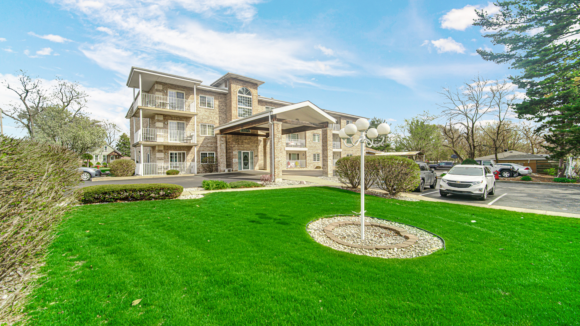 18216 Lange Street #2E, Lansing, IL 60438