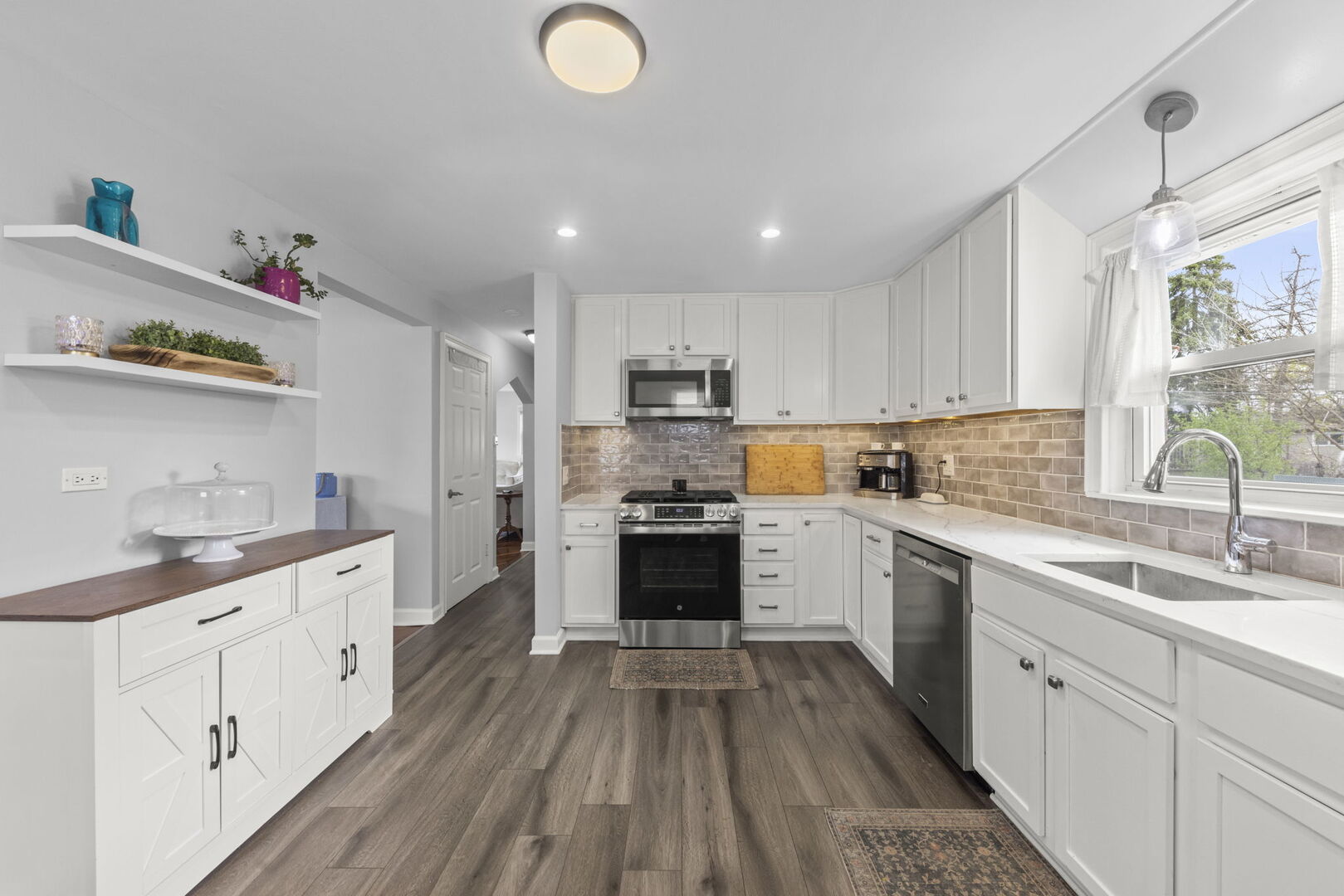 597 N West Avenue, Elmhurst, IL 60126