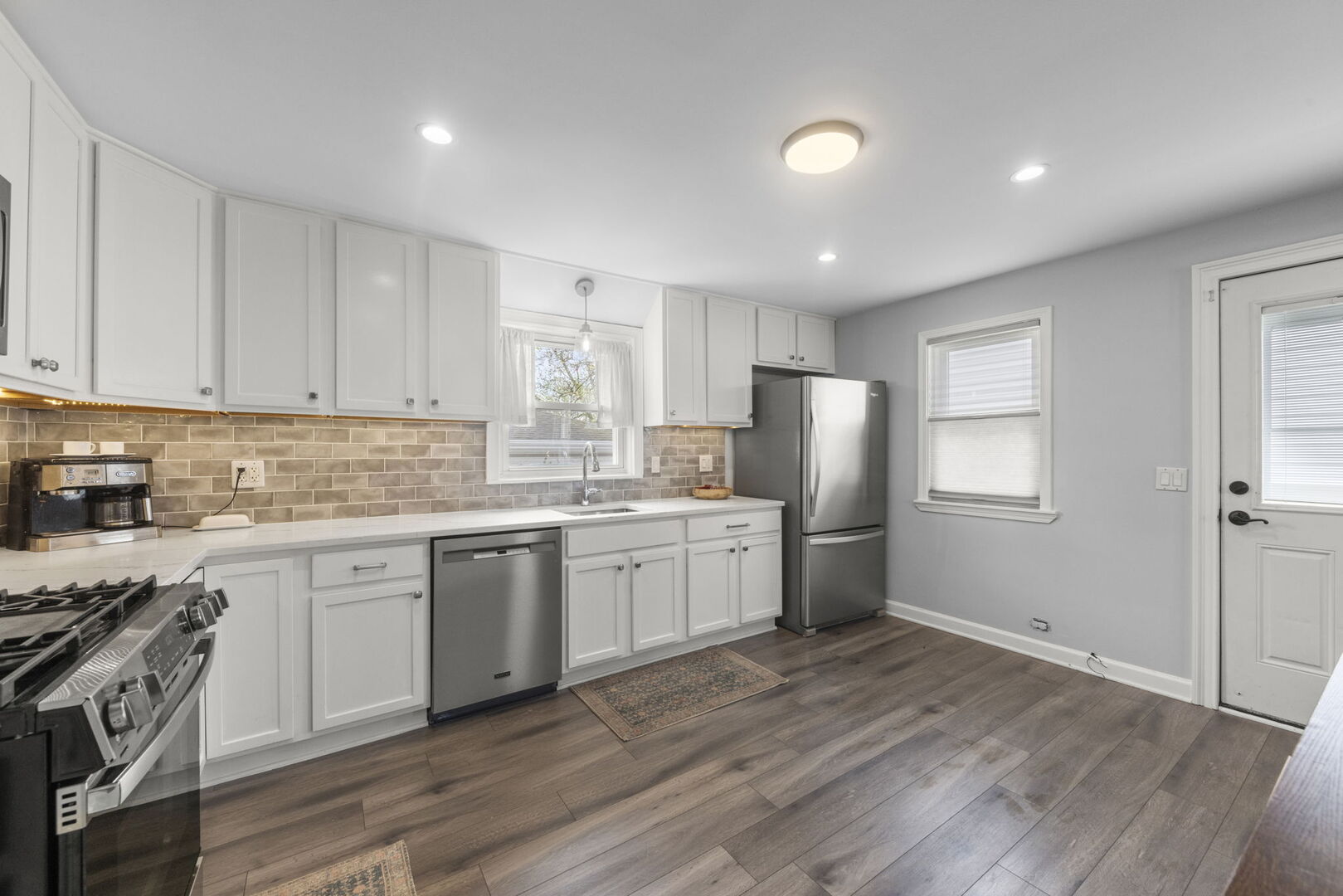 597 N West Avenue, Elmhurst, IL 60126