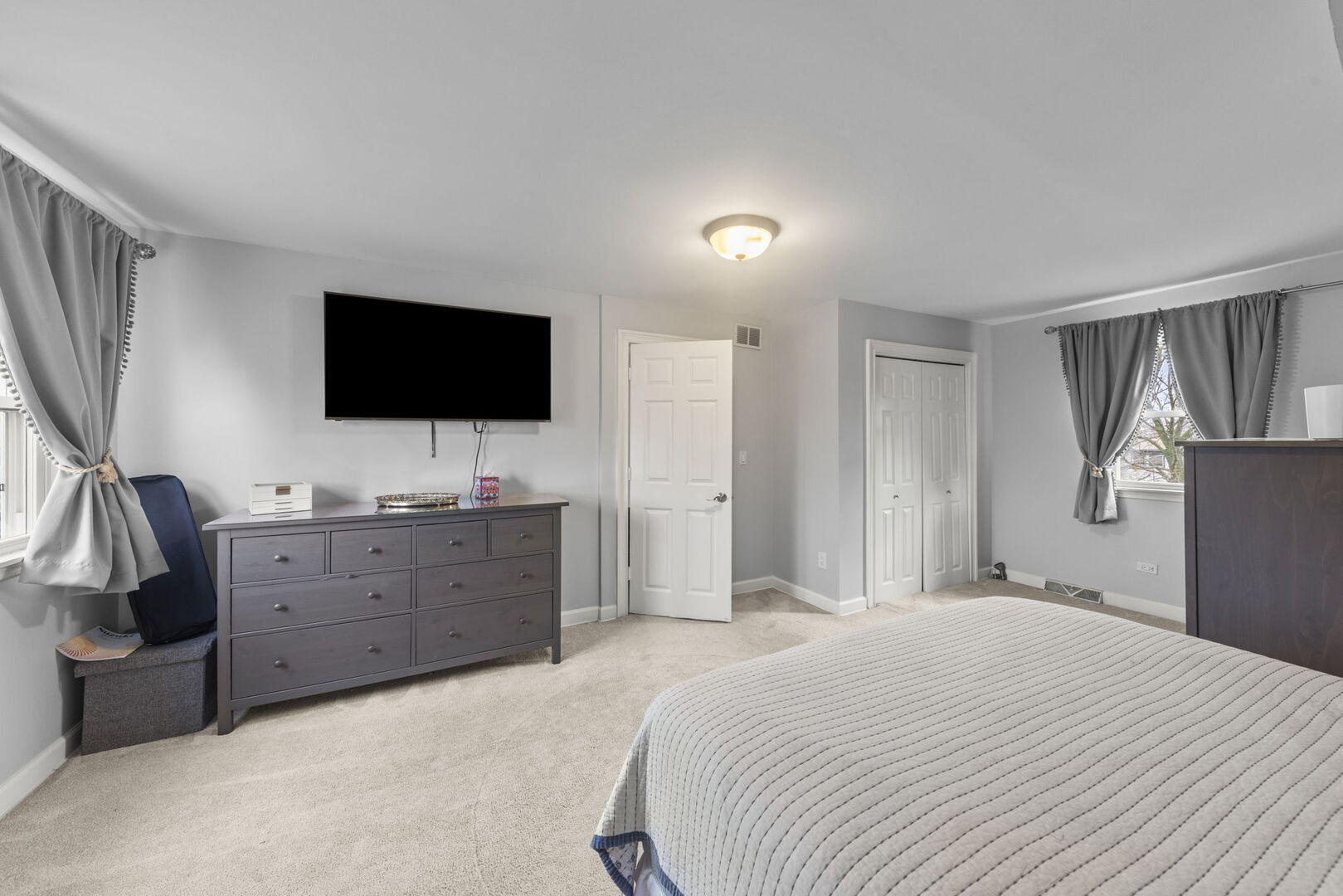 597 N West Avenue, Elmhurst, IL 60126