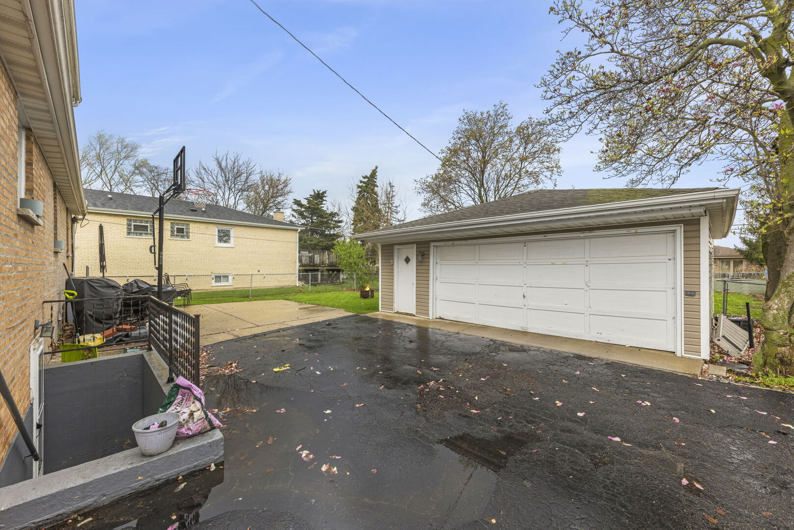 597 N West Avenue, Elmhurst, IL 60126