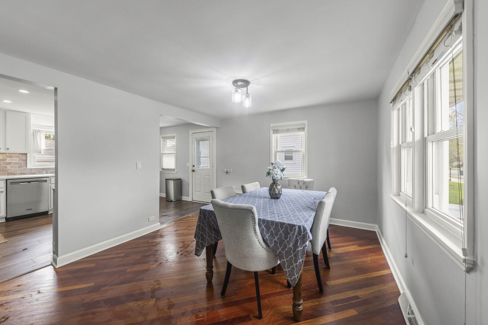 597 N West Avenue, Elmhurst, IL 60126