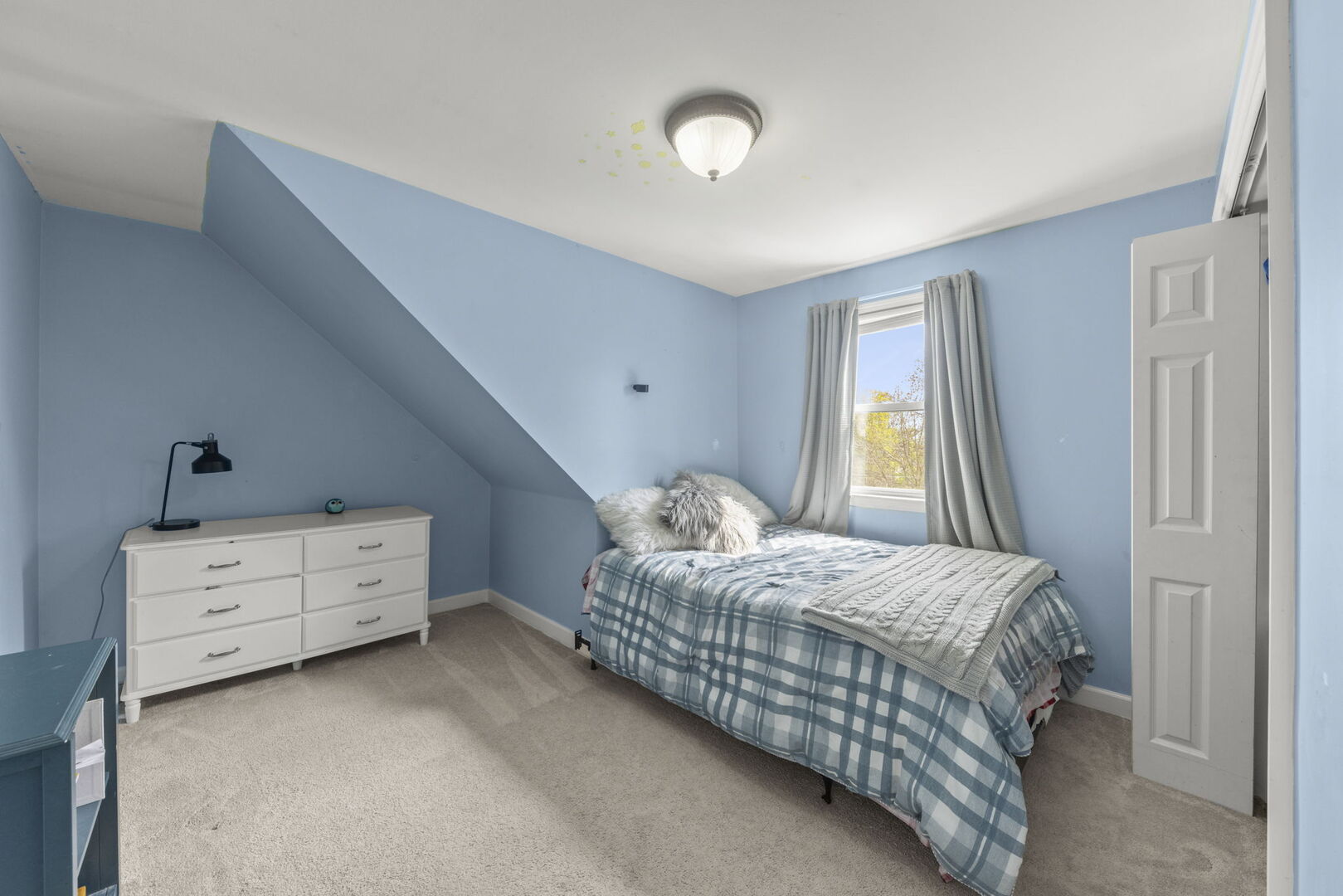 597 N West Avenue, Elmhurst, IL 60126