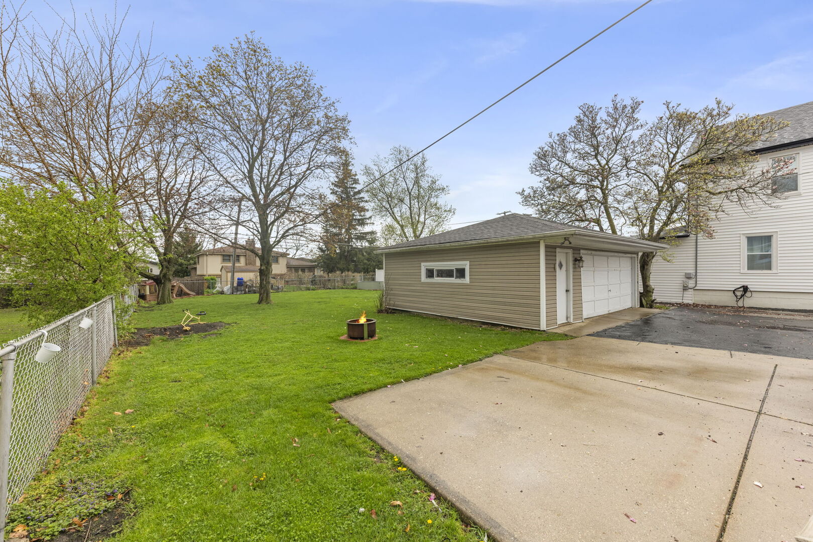 597 N West Avenue, Elmhurst, IL 60126