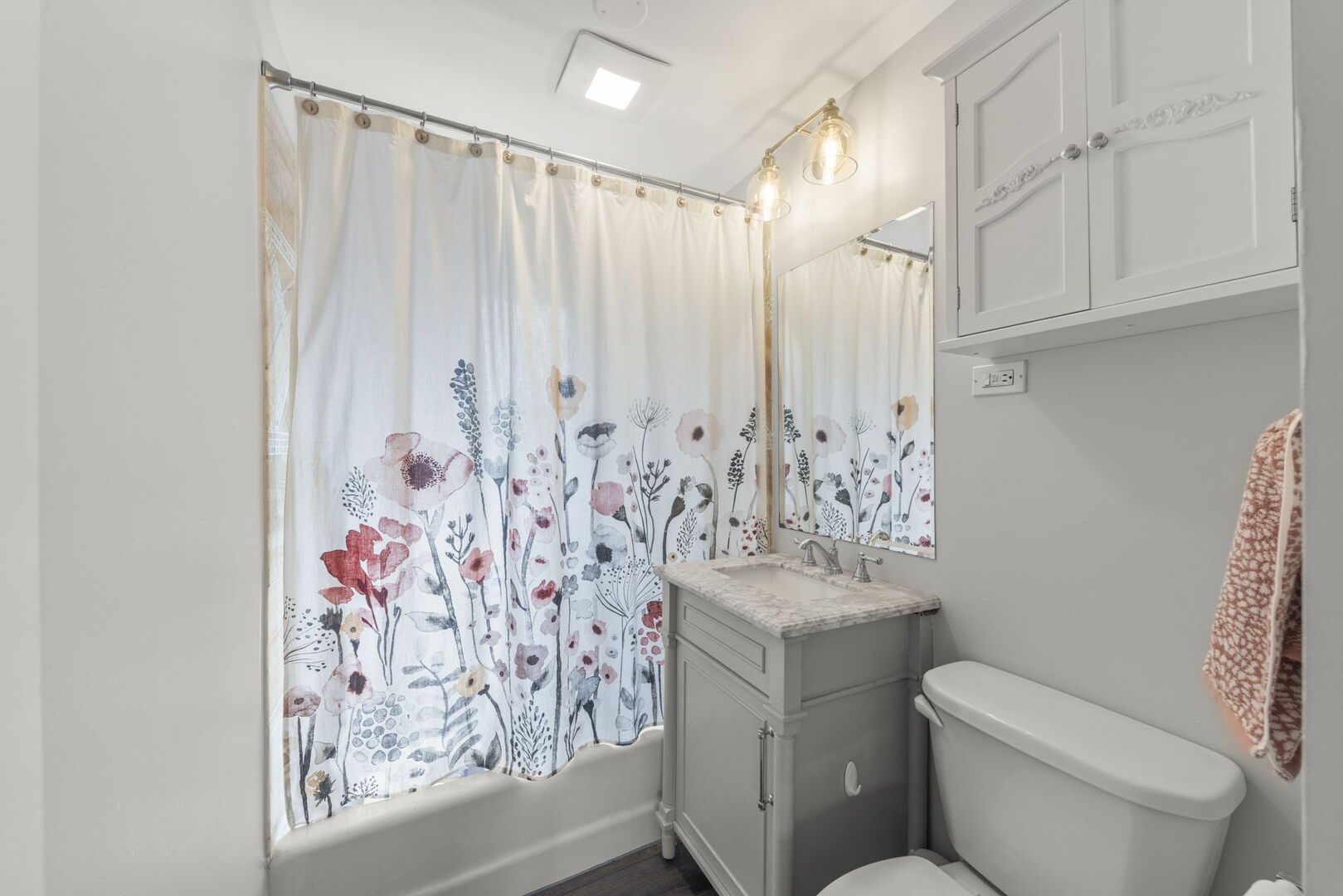 597 N West Avenue, Elmhurst, IL 60126