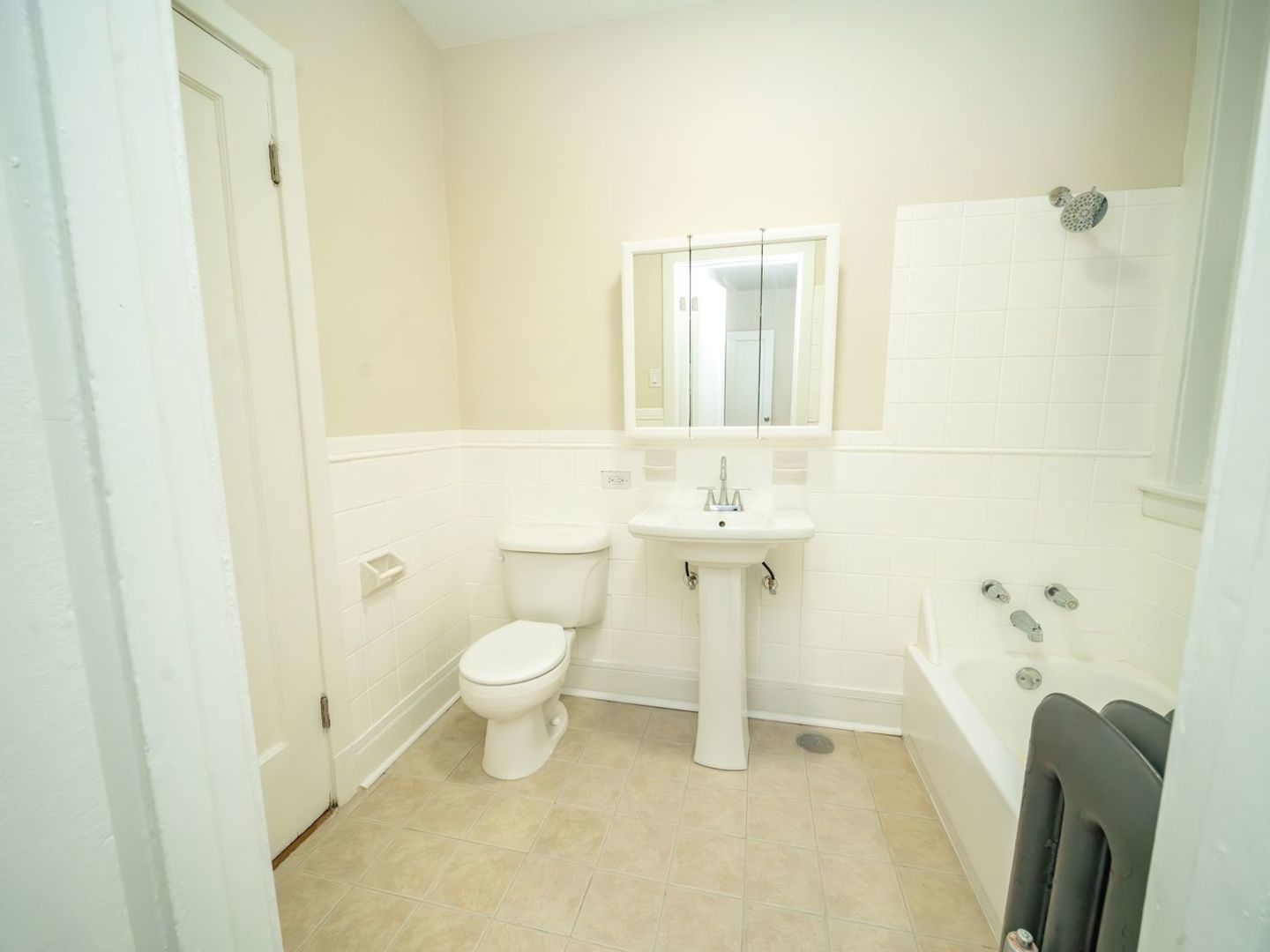 1260 W Columbia Avenue #2, Chicago, IL 60626