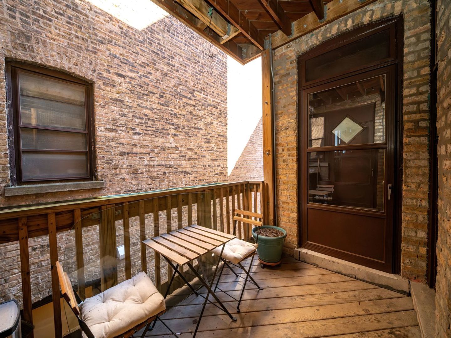 1260 W Columbia Avenue #2, Chicago, IL 60626