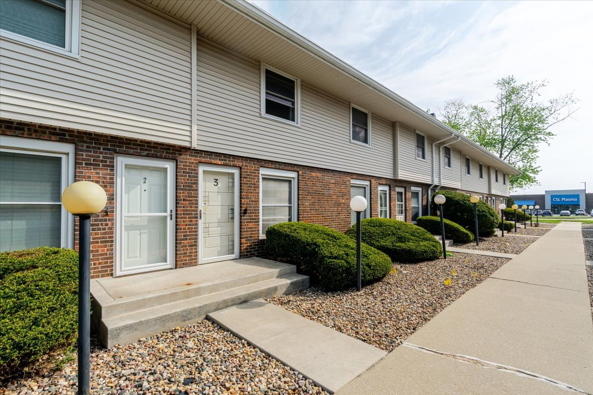 103 S Towanda Avenue #3, Normal, IL 61761