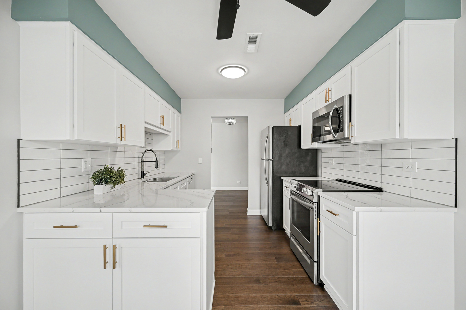 27W685 GRASMERE Drive #1808, Winfield, IL 60190