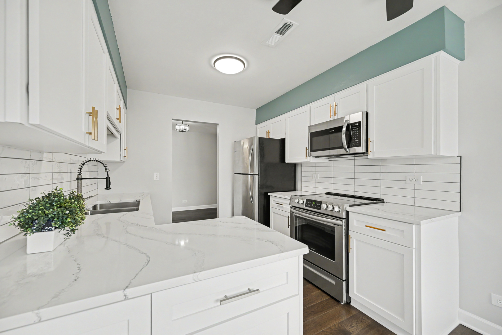 27W685 GRASMERE Drive #1808, Winfield, IL 60190