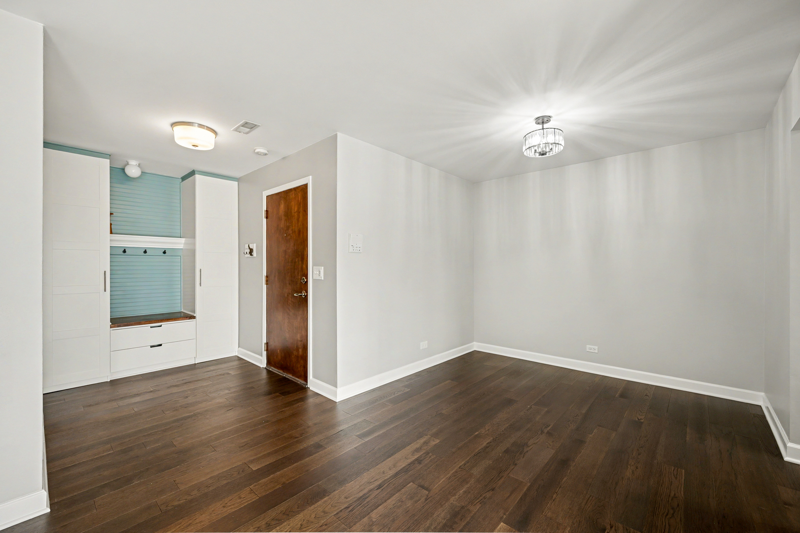 27W685 GRASMERE Drive #1808, Winfield, IL 60190