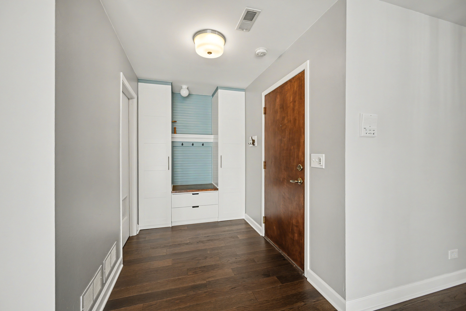 27W685 GRASMERE Drive #1808, Winfield, IL 60190