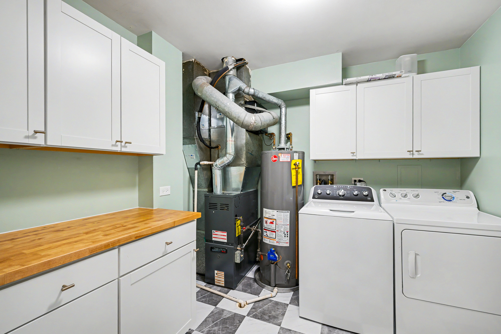 27W685 GRASMERE Drive #1808, Winfield, IL 60190