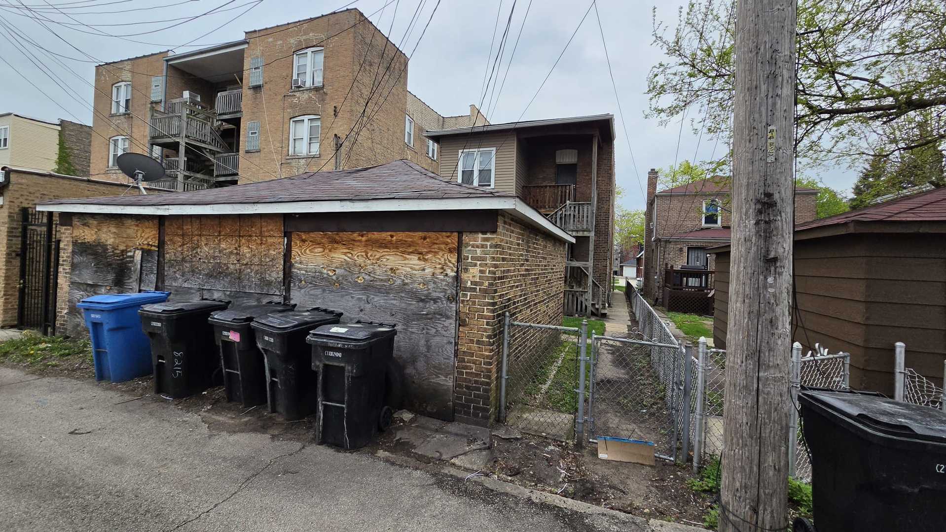 8215 S Eberhart Avenue, Chicago, IL 60619