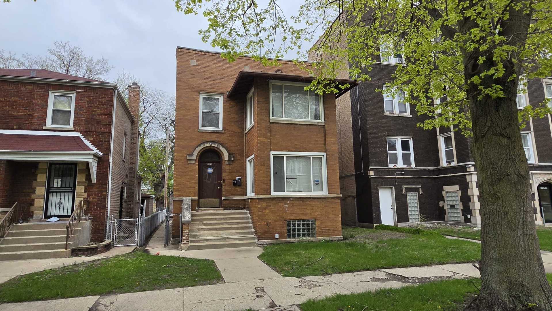 8215 S Eberhart Avenue, Chicago, IL 60619