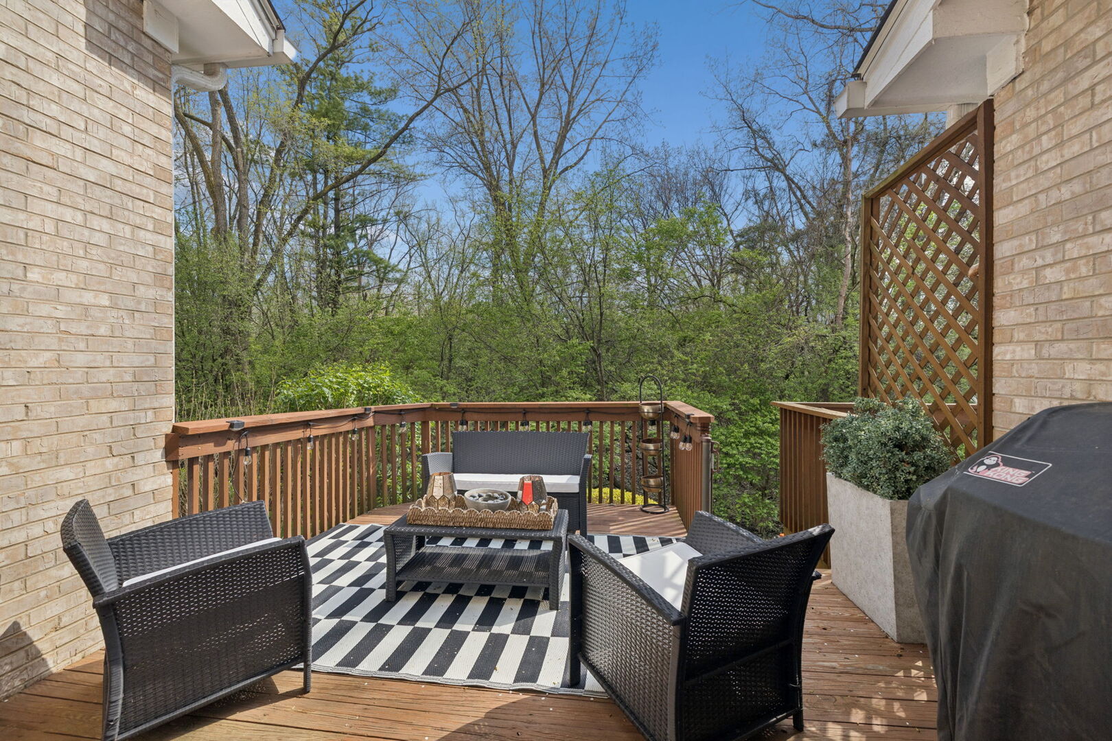 11133 Indian Woods Drive, Indian Head Park, IL 60525