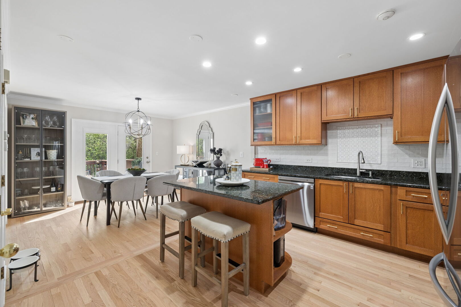 11133 Indian Woods Drive, Indian Head Park, IL 60525