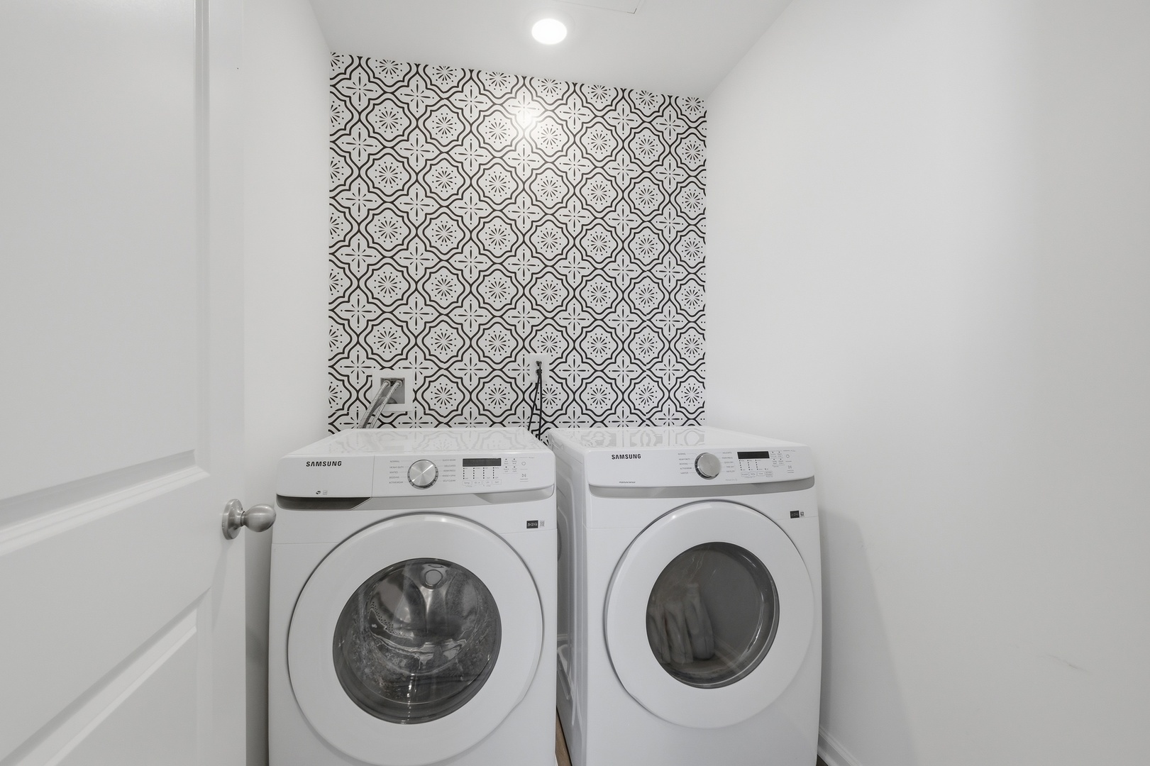 117 Fieldcrest Avenue, Hampshire, IL 60140