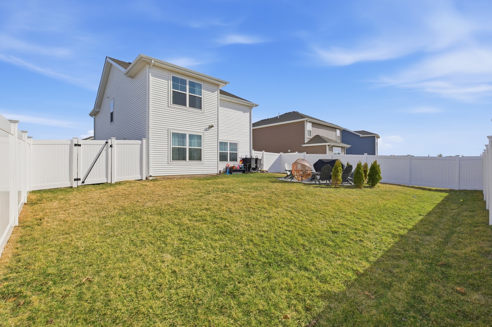 117 Fieldcrest Avenue, Hampshire, IL 60140