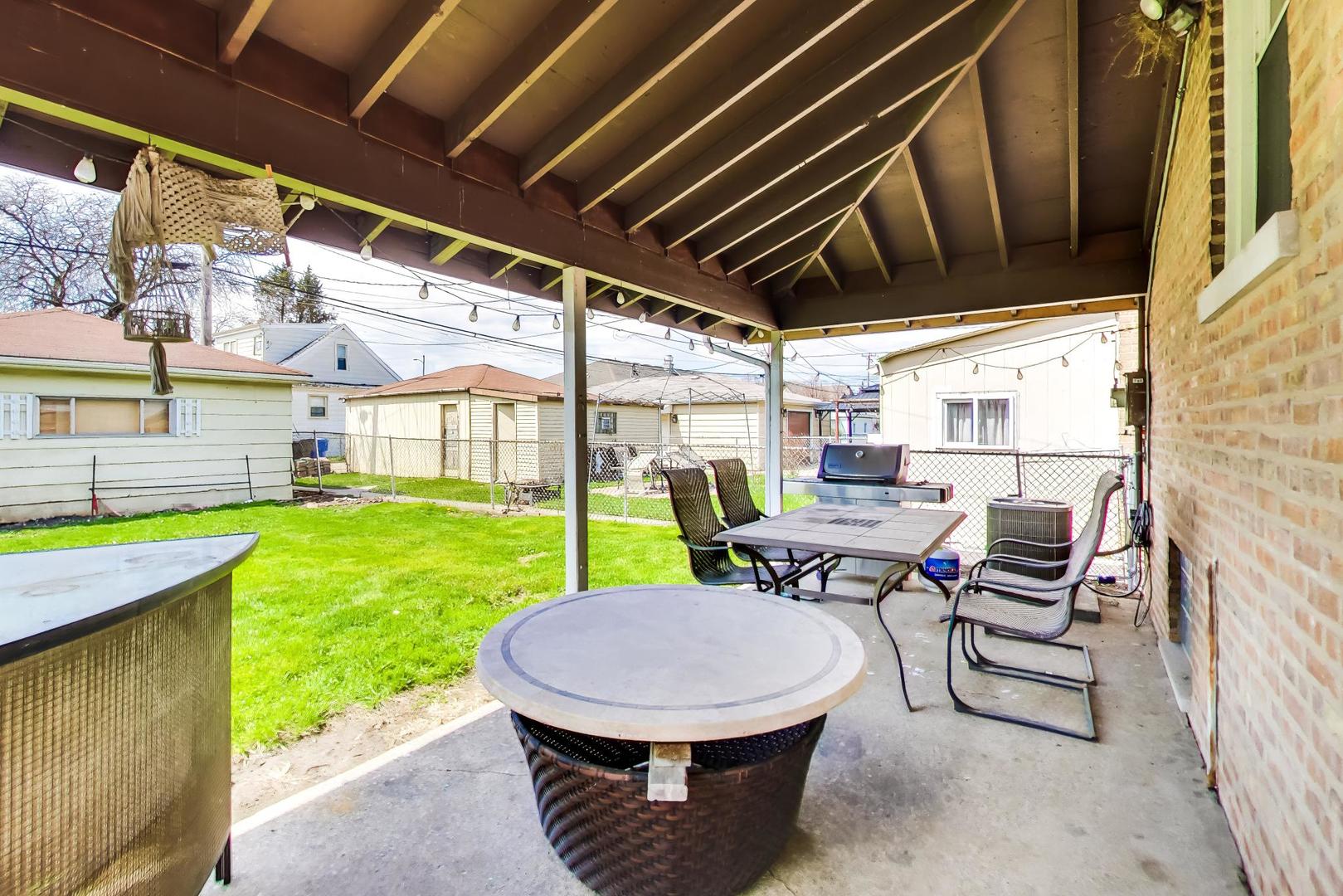 5726 S Neva Avenue, Chicago, IL 60638