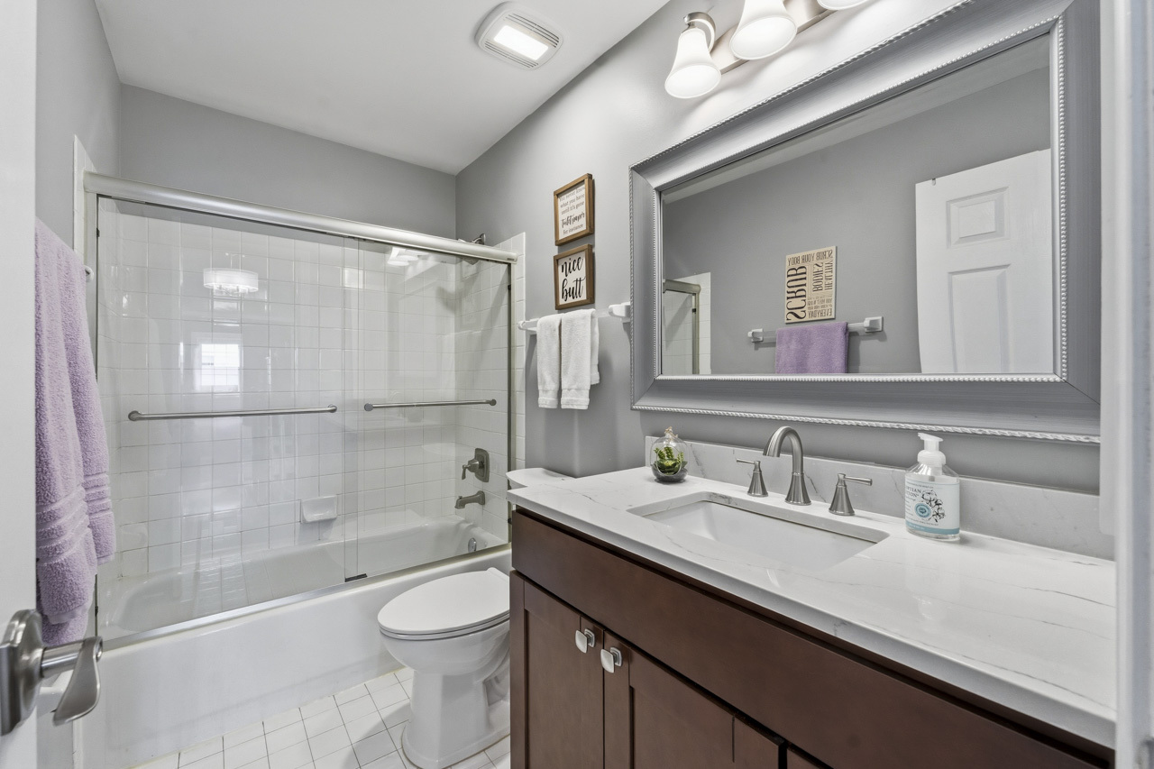 1455 Polo Drive, Bartlett, IL 60103