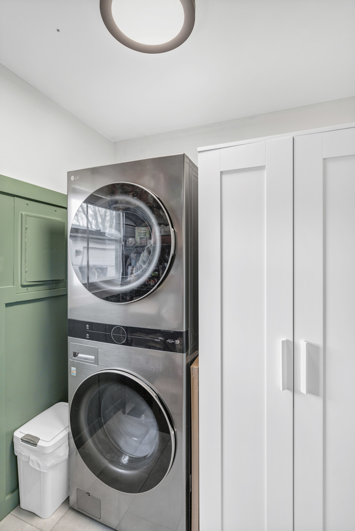 1320 Elm Drive, Schaumburg, IL 60194