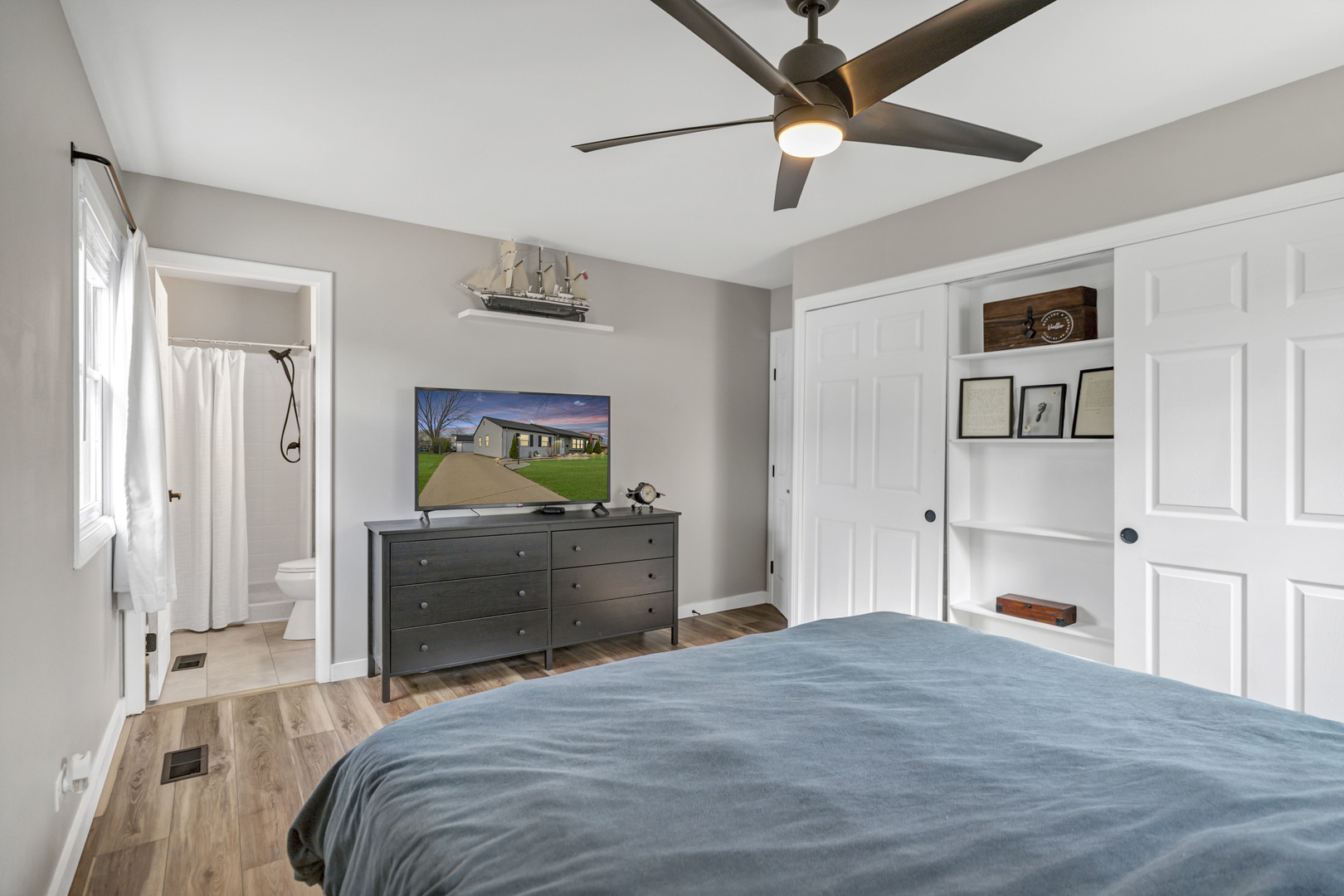 1320 Elm Drive, Schaumburg, IL 60194