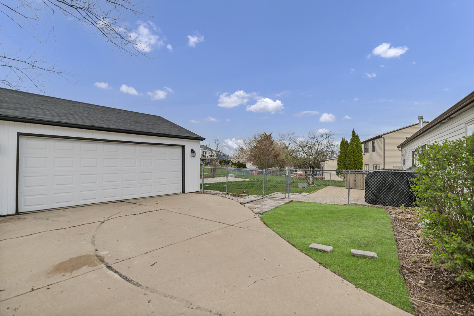 1320 Elm Drive, Schaumburg, IL 60194